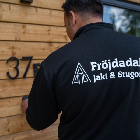 Lyxig stuga vid Fröjdadal - Kombinera hundträning med bekväm boende